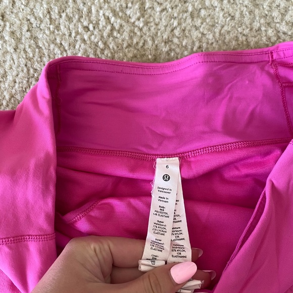 Lululemon Speed Up Short- Size 6 - Picture 2 of 5